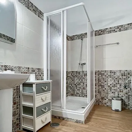 Suites Apartment *